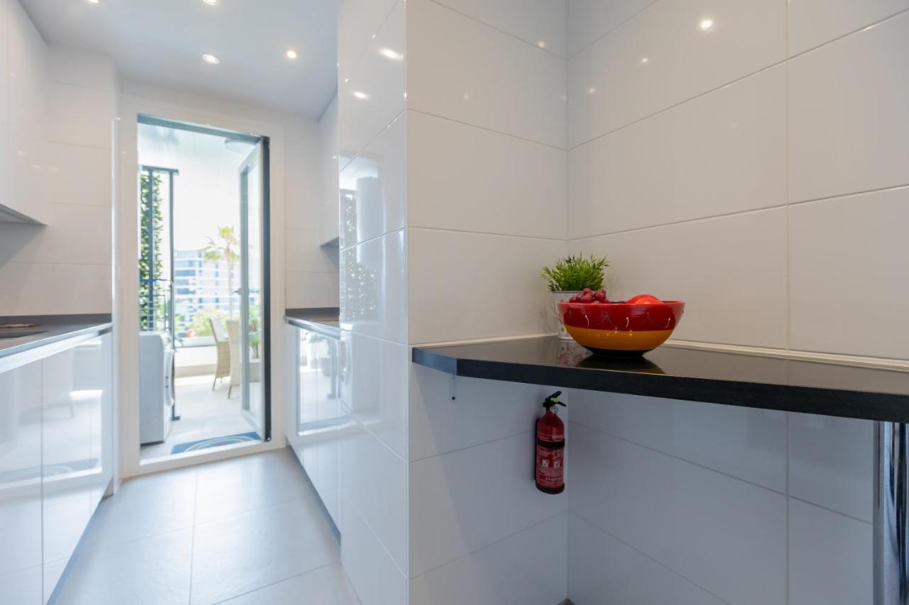 Marbella Luxury Brand New 2-Bedroom Apartment, 3 Min Walk To The Beach! Kültér fotó